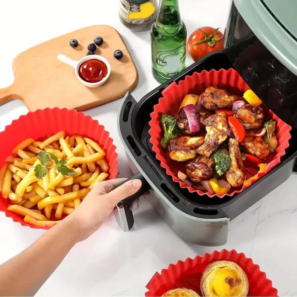 Air Fryer - Friteuza fara Ulei 6 Litri Display Digital 2400 W Functie de Coacere + Set 50 hartii de Copt + 2 x Forma