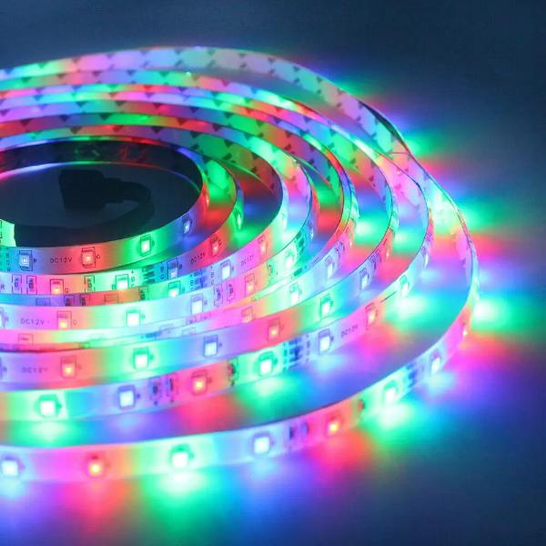 Banda Led Rgb Pentru Iluminare Cu Banda Adeziva Si Telecomanda 5 Metri - Electronice si Gadgeturi