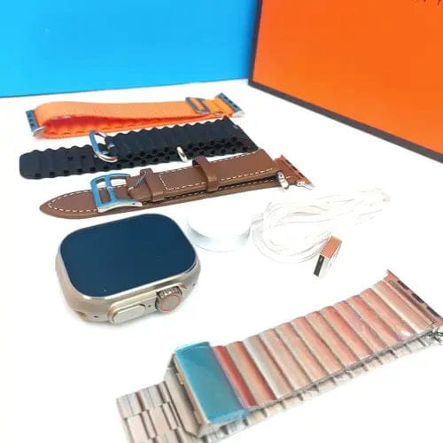 Ceas inteligent SmartWach cu conectare Bluetooth, ritm cardiac și curele multiple.