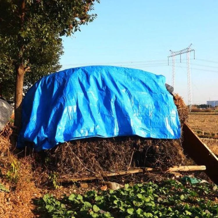 Prelata cu inele impermeabila protejează un morman de material organic, UV și umiditate